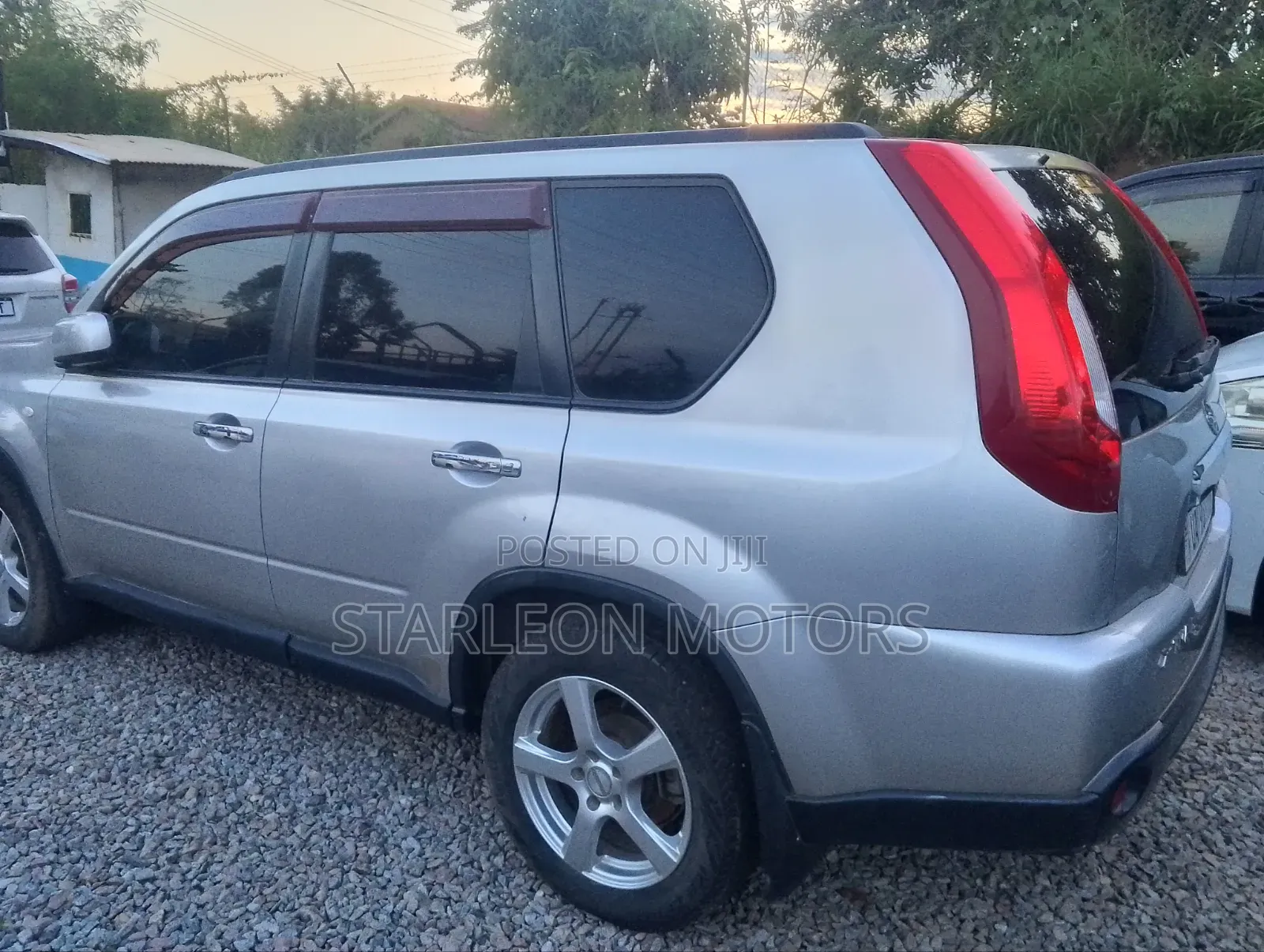 Nissan X-Trail 2.0 Petrol XE 2010 Silver