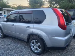 Nissan X-Trail 2.0 Petrol XE 2010 Silver