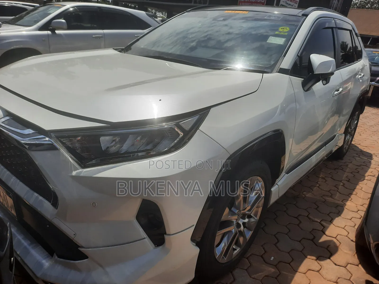 Toyota RAV4 2022 Silver