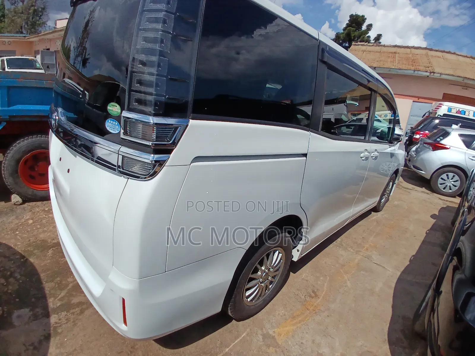 Toyota Voxy V 2WD 8-Seater 2018 White