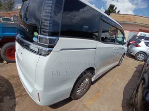 Toyota Voxy V 2WD 8-Seater 2018 White