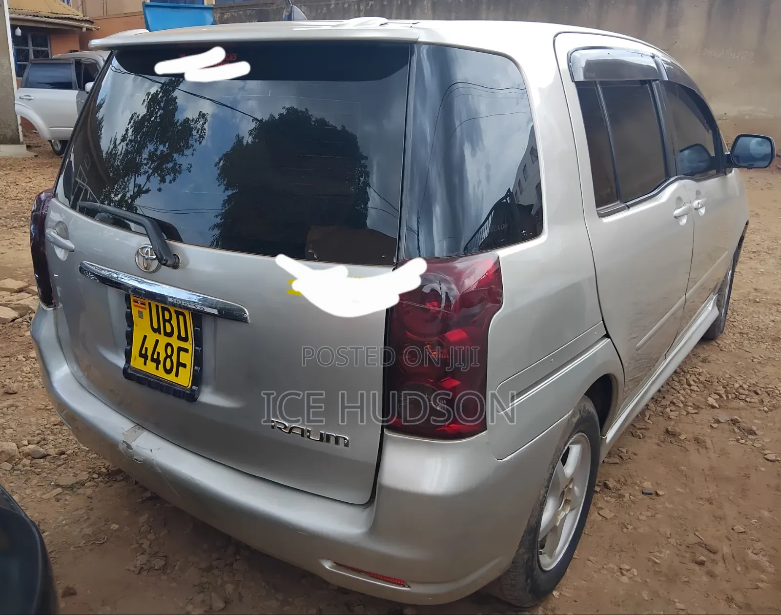Toyota Raum 2006