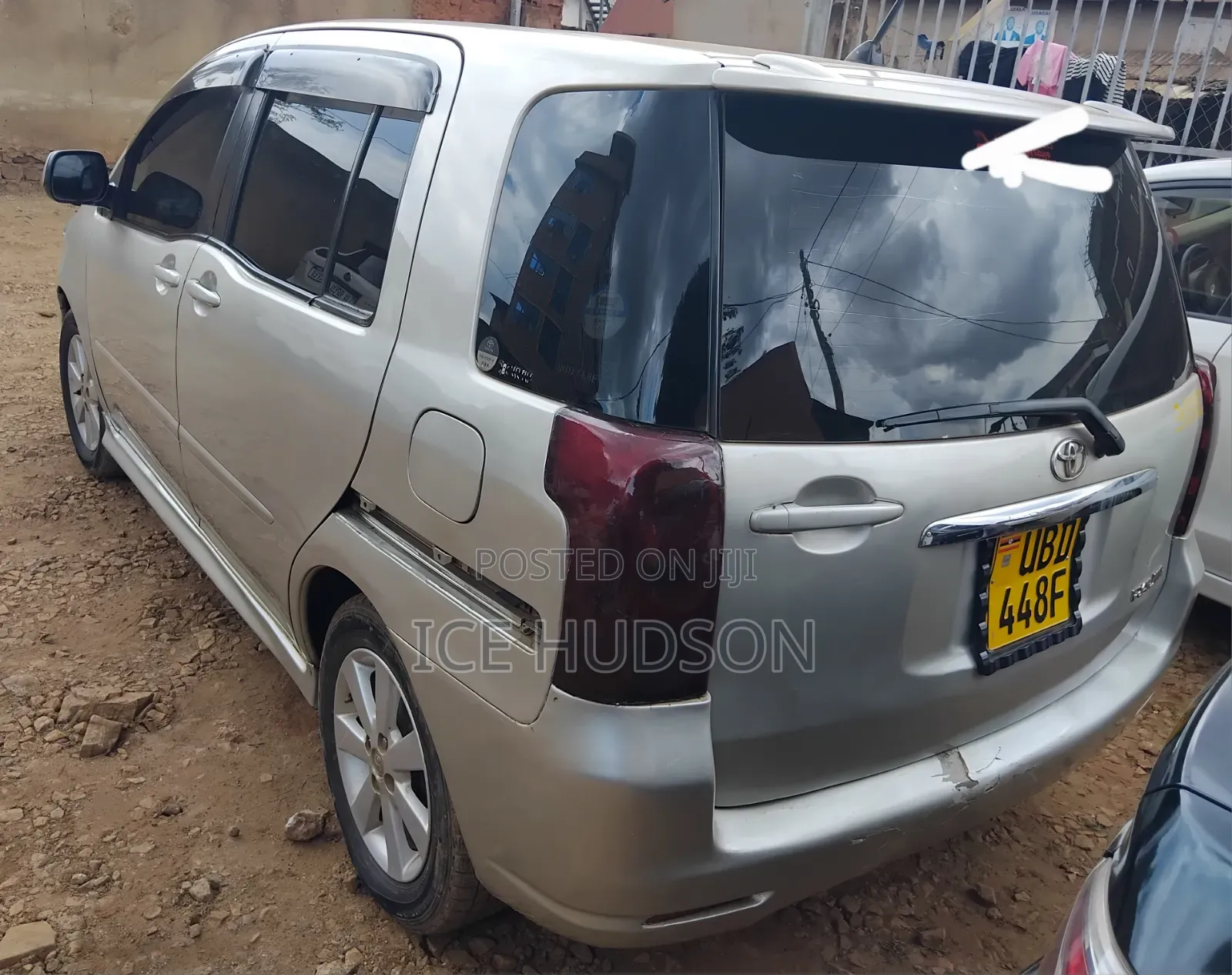 Toyota Raum 2006