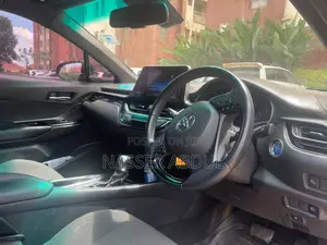 Toyota C-HR 2020 Blue