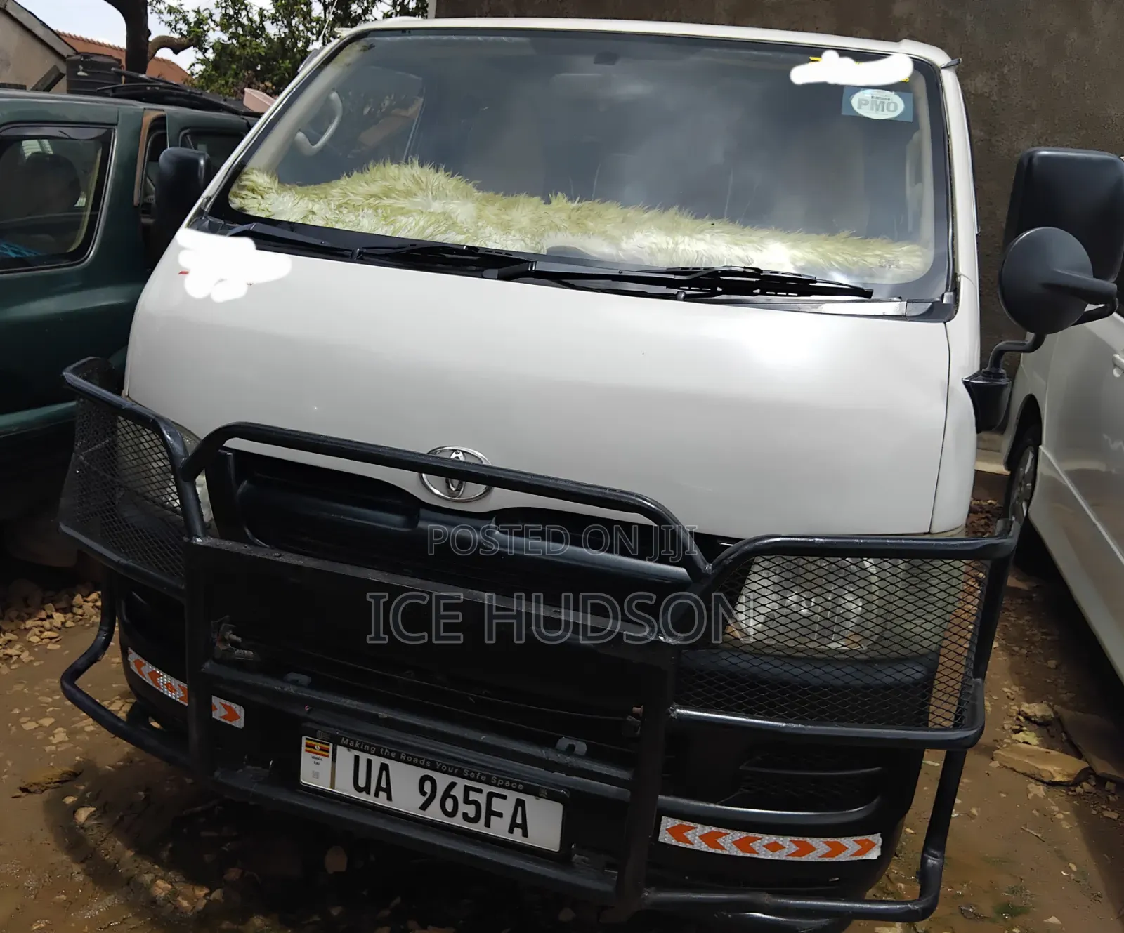 Toyota HiAce 2010 White