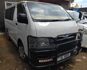Toyota HiAce 2010 White