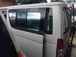 Toyota HiAce 2010 White
