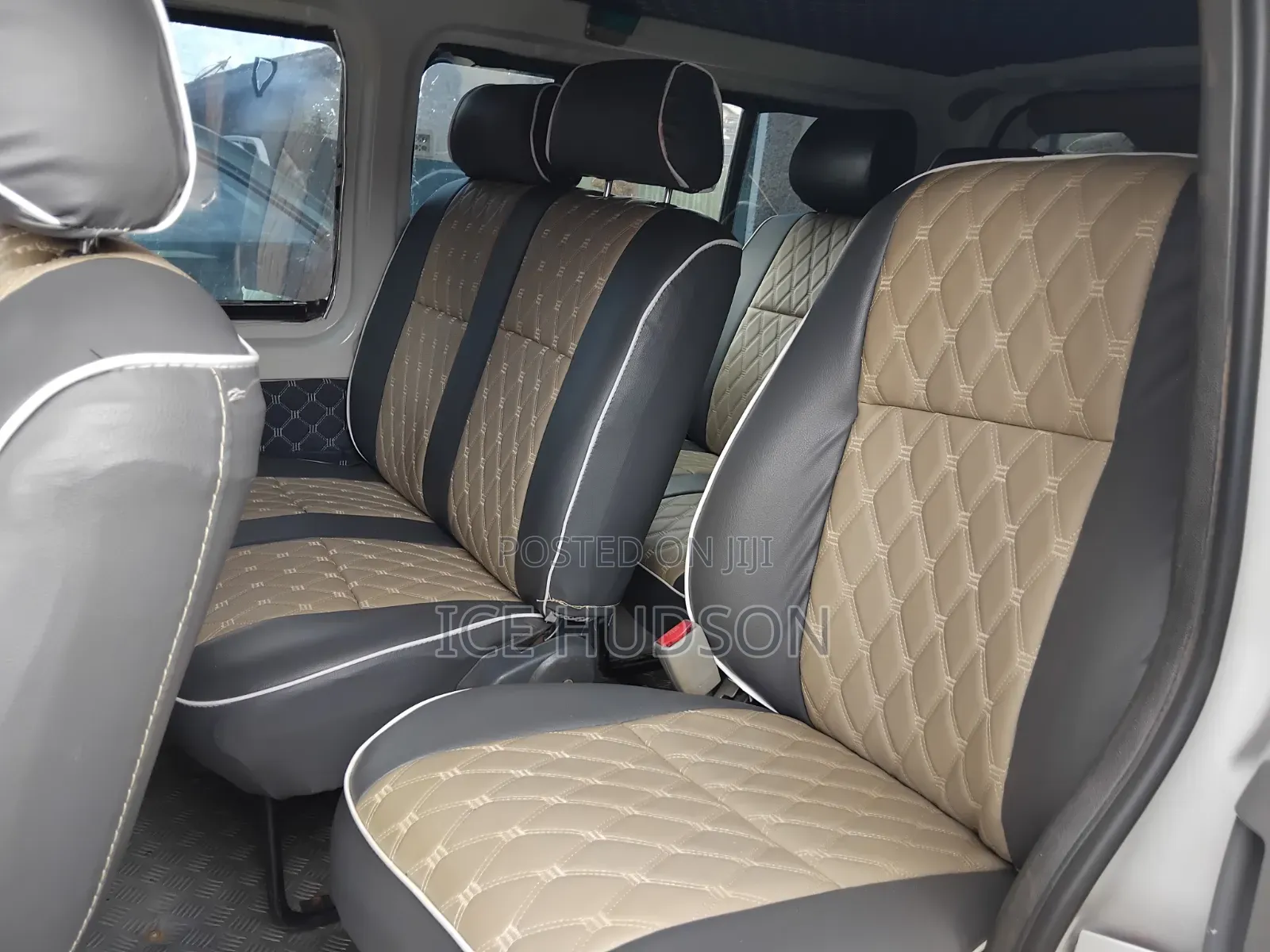 Toyota HiAce 2010 White