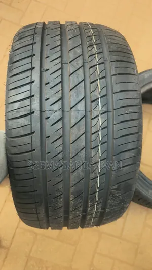 285/35r18 Low Profile Tire Brand New