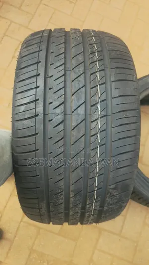 285/35r18 Low Profile Tire Brand New
