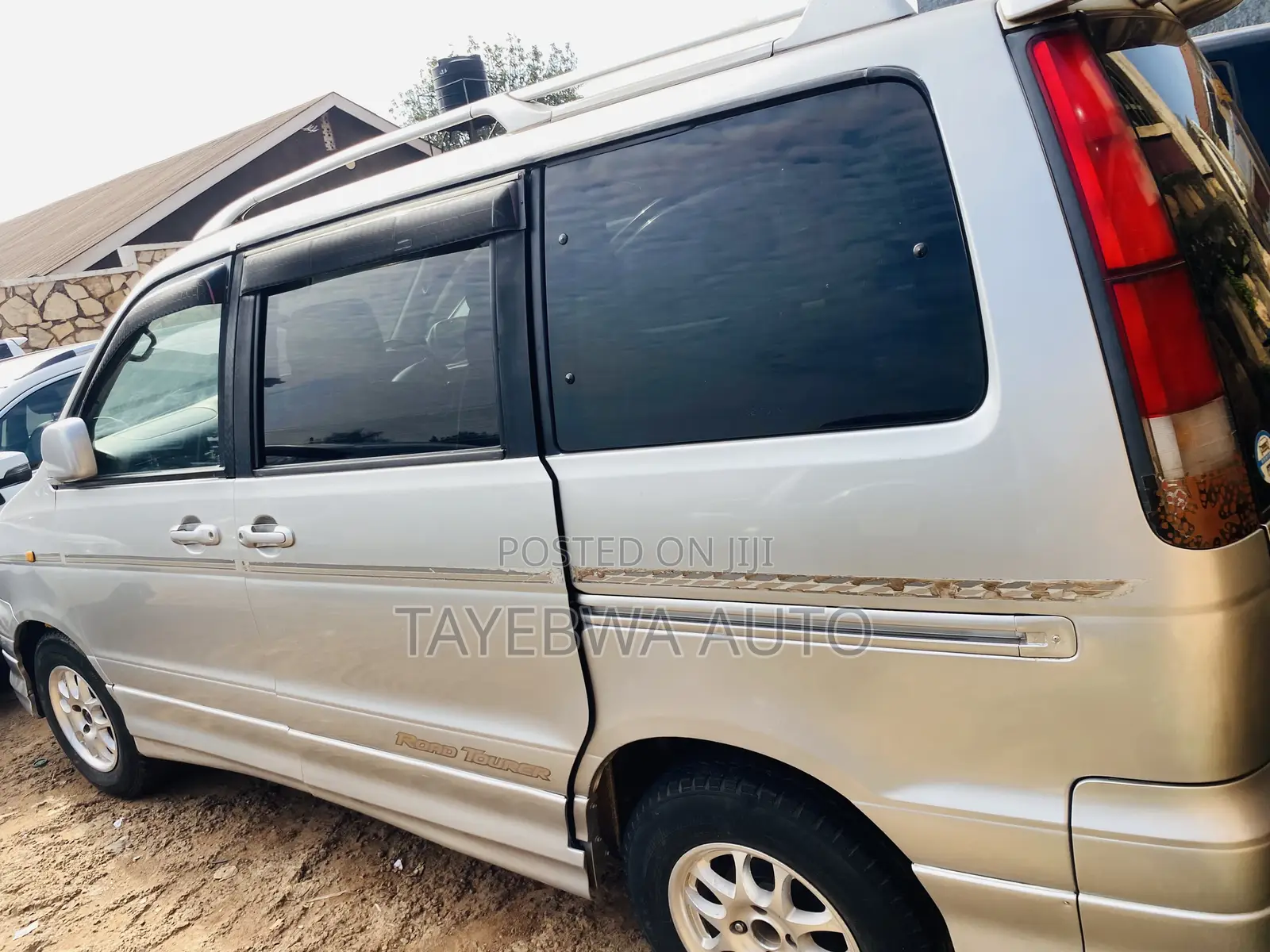 Toyota Noah 2001