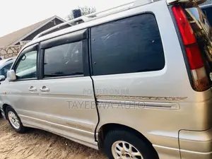 Toyota Noah 2001