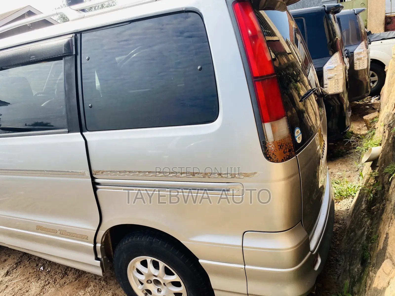 Toyota Noah 2001