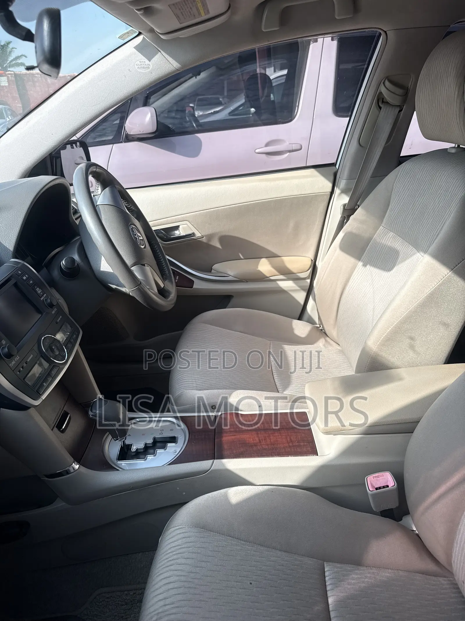 Toyota Premio 1.8 FWD 2012 White