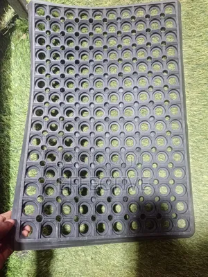Anti-Slip Hollow Rubber Ring Mat.