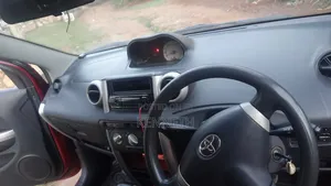 Toyota IST 2002 Maroon