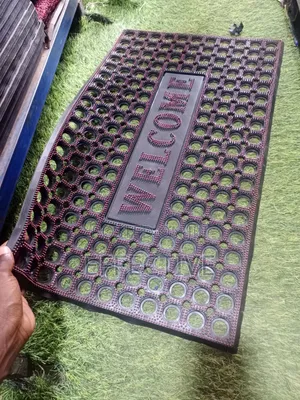 Heavy-Duty Rectangular Rubber Hollow Doormat