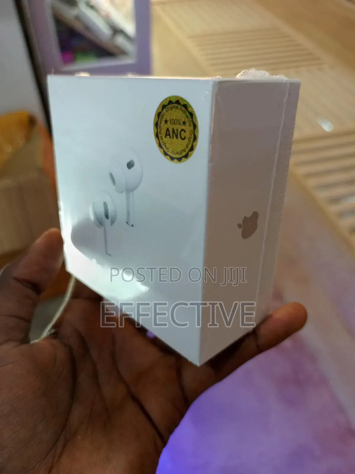 Apple AirPods Pro.