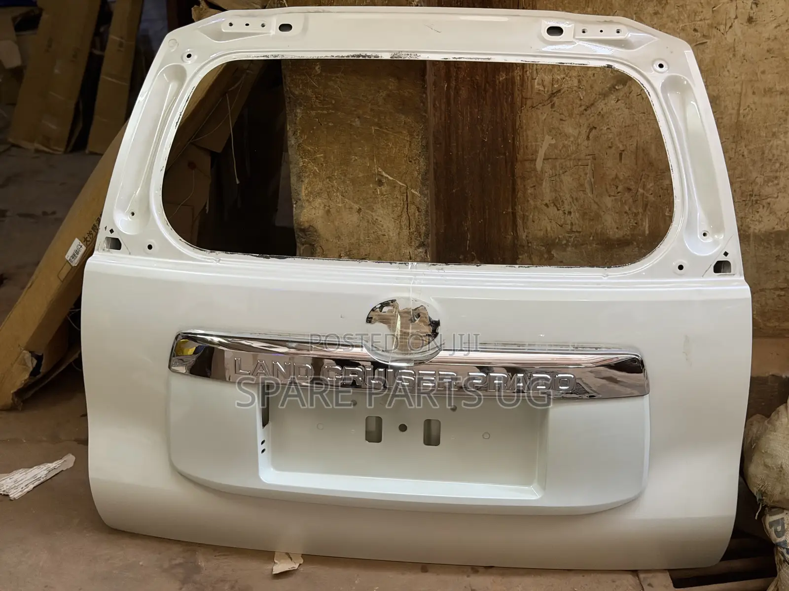 Landcruiser Prado FJ150 ( Kaweesi ) Rear Tailgate Boot