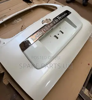 Landcruiser Prado FJ150 ( Kaweesi ) Rear Tailgate Boot
