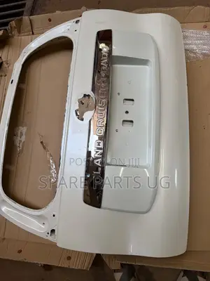 Landcruiser Prado FJ150 ( Kaweesi ) Rear Tailgate Boot