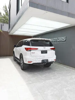 Toyota Fortuner 2020 Brown