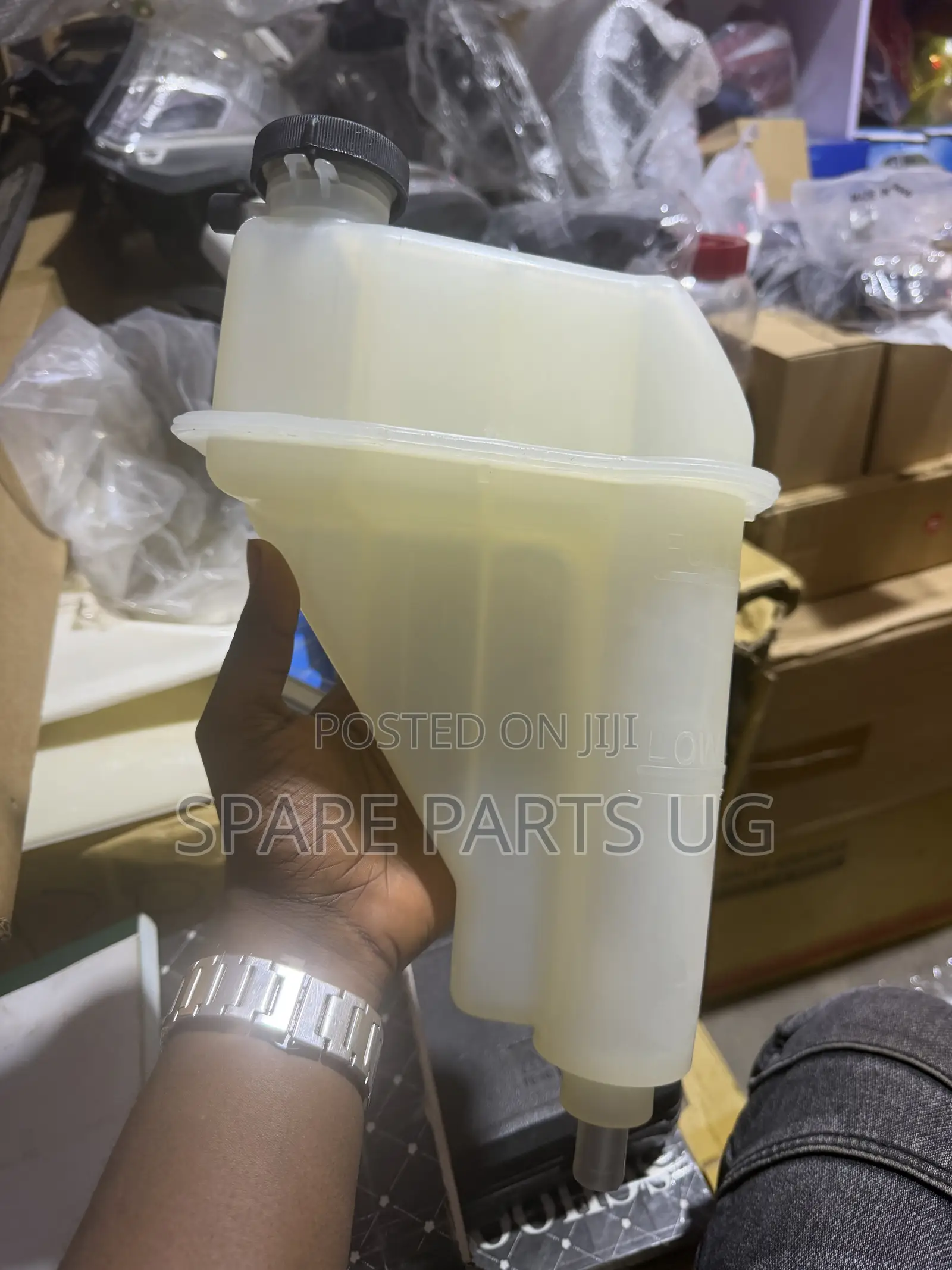 Hilux Vigo 5L Radiator Tank
