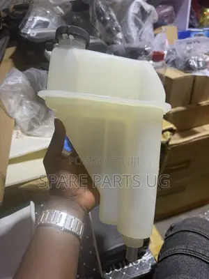 Hilux Vigo 5L Radiator Tank
