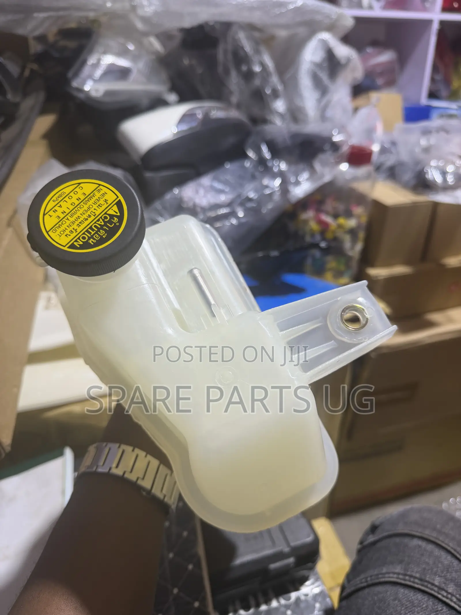 Hilux Vigo 5L Radiator Tank