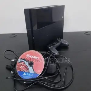 Very Neat Playstation 4 Standard. With 13 Games & 2 Pads, All Cables