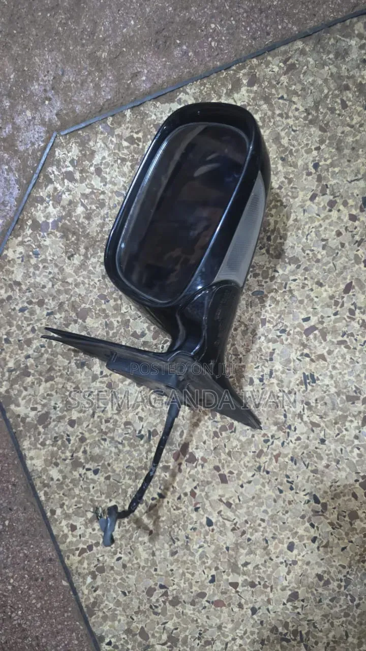 Toyota Crown GRS180 Original Side Mirror