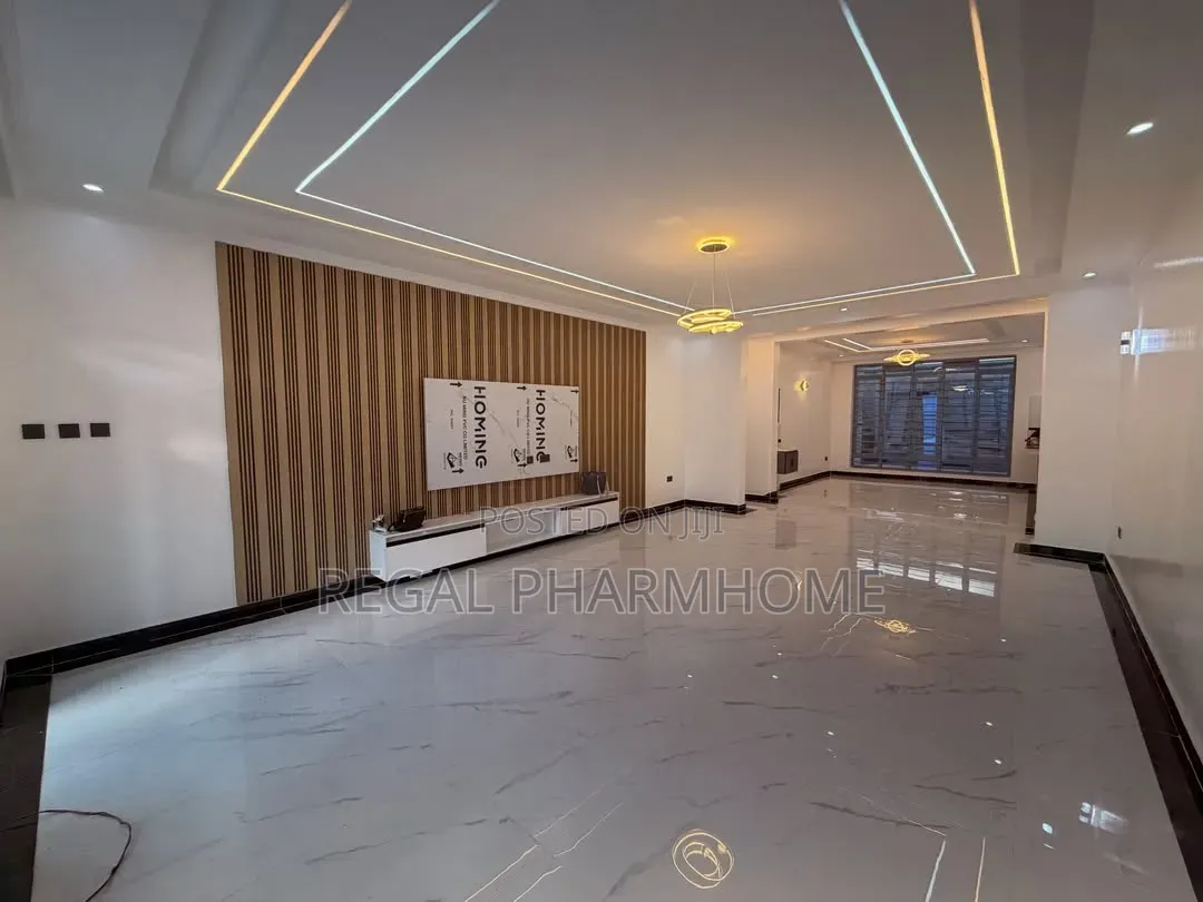 5bdrm Duplex in Kyanja, Central Division for sale