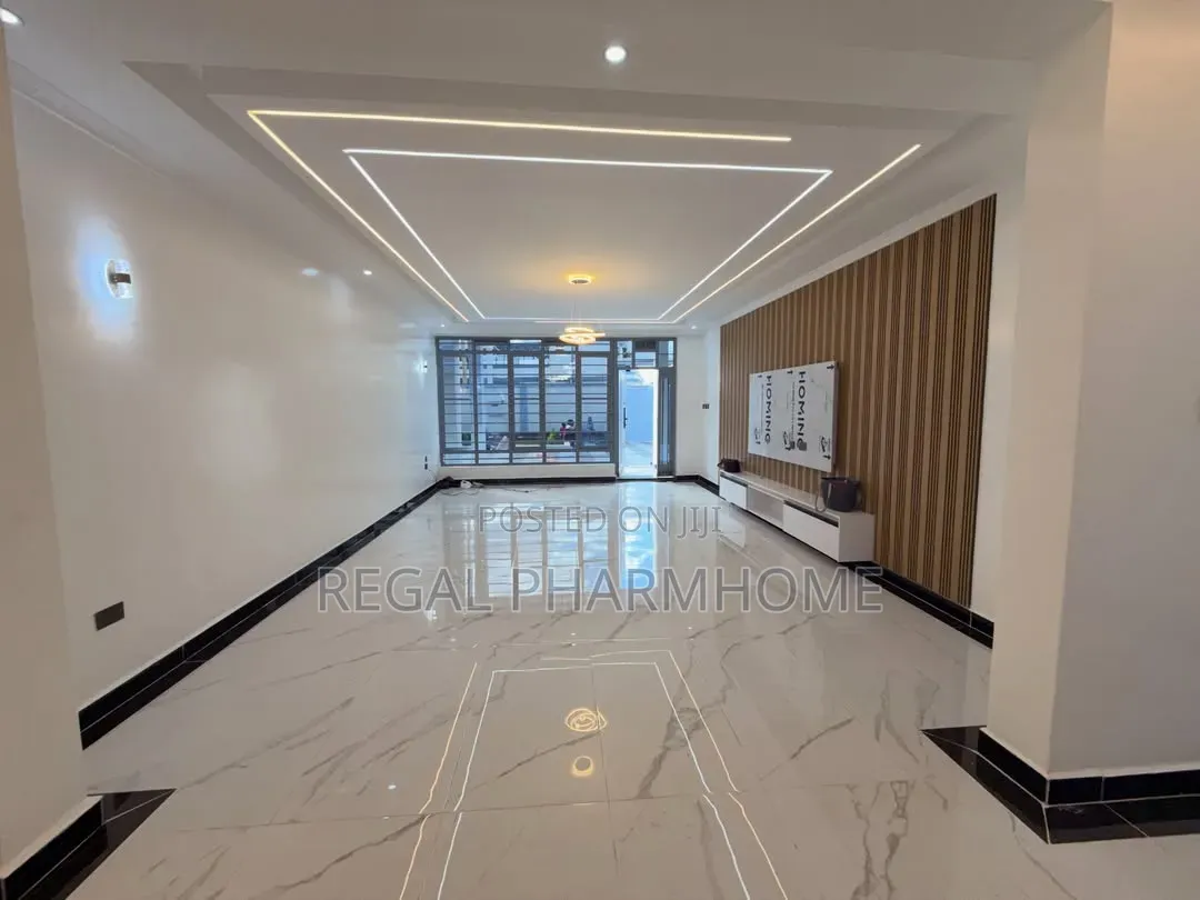 5bdrm Duplex in Kyanja, Central Division for sale