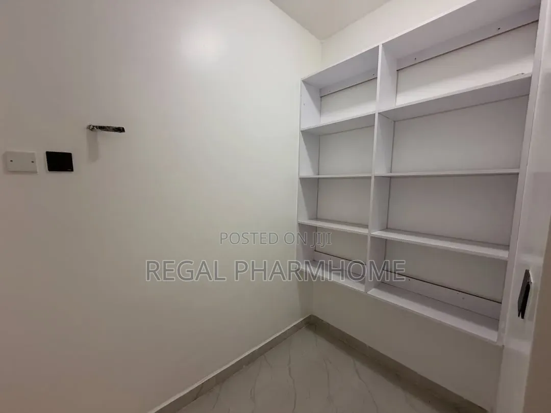 5bdrm Duplex in Kyanja, Central Division for sale