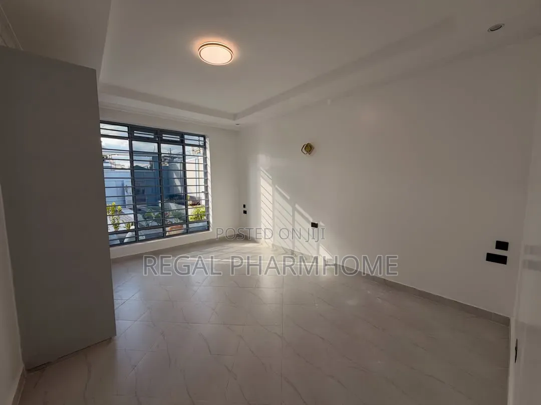 5bdrm Duplex in Kyanja, Central Division for sale