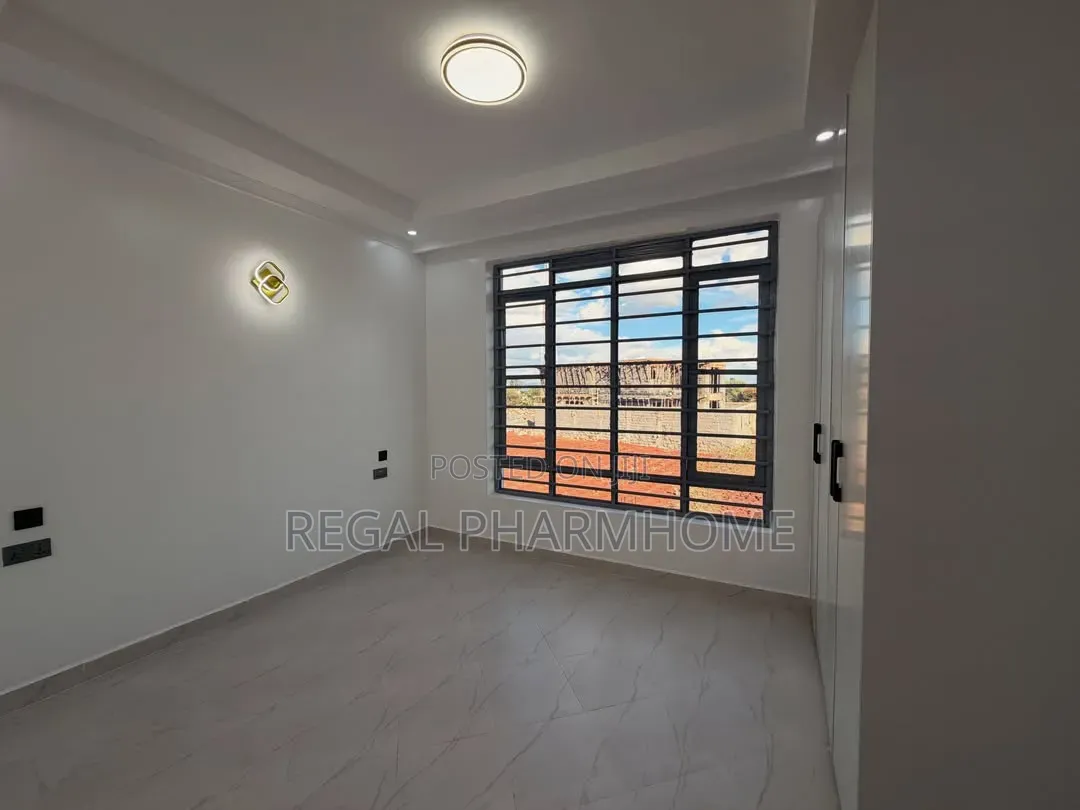 5bdrm Duplex in Kyanja, Central Division for sale