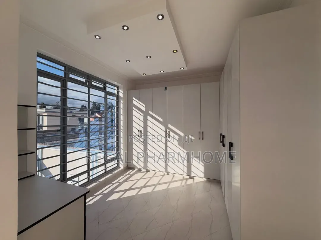 5bdrm Duplex in Kyanja, Central Division for sale