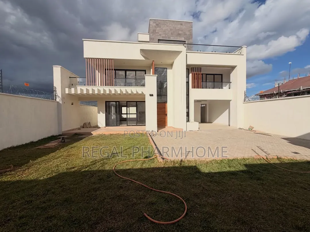 4bdrm Duplex in Kyanja, Central Division for sale