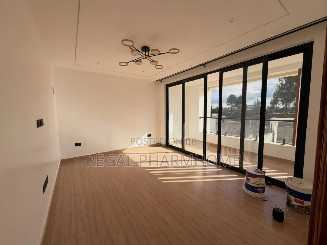 4bdrm Duplex in Kyanja, Central Division for sale