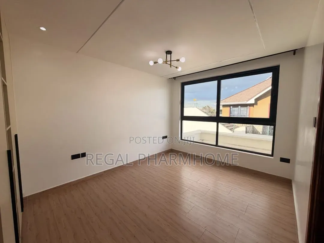 4bdrm Duplex in Kyanja, Central Division for sale