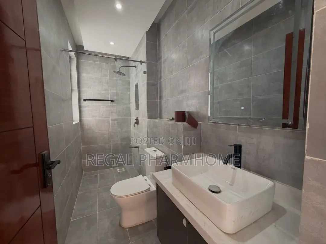 4bdrm Duplex in Kyanja, Central Division for sale