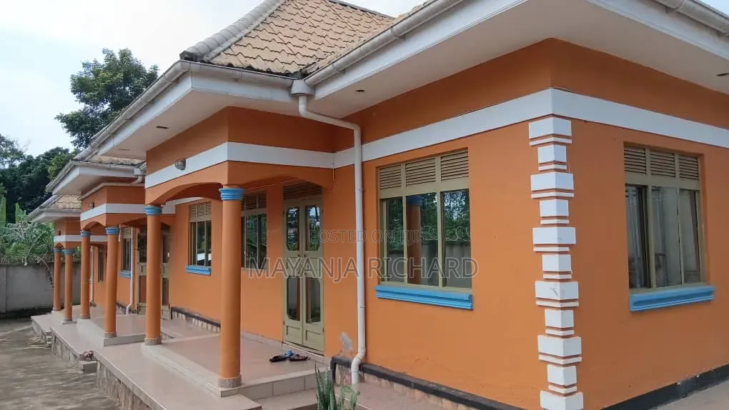 Furnished 3bdrm Apartment in Dandira, Mukono TC for sale