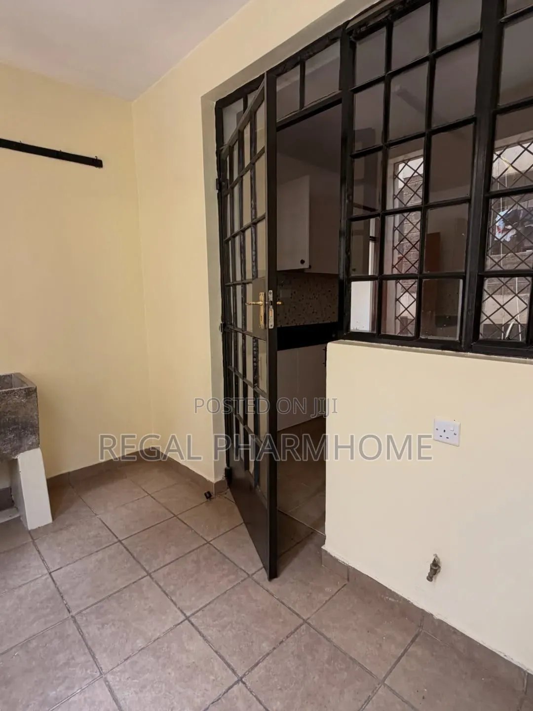 2bdrm Apartment in Mutungo, Central Division for rent