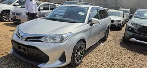 Toyota Corolla Fielder 2018 Silver
