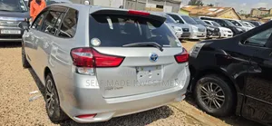 Toyota Corolla Fielder 2018 Silver