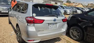 Toyota Corolla Fielder 2018 Silver