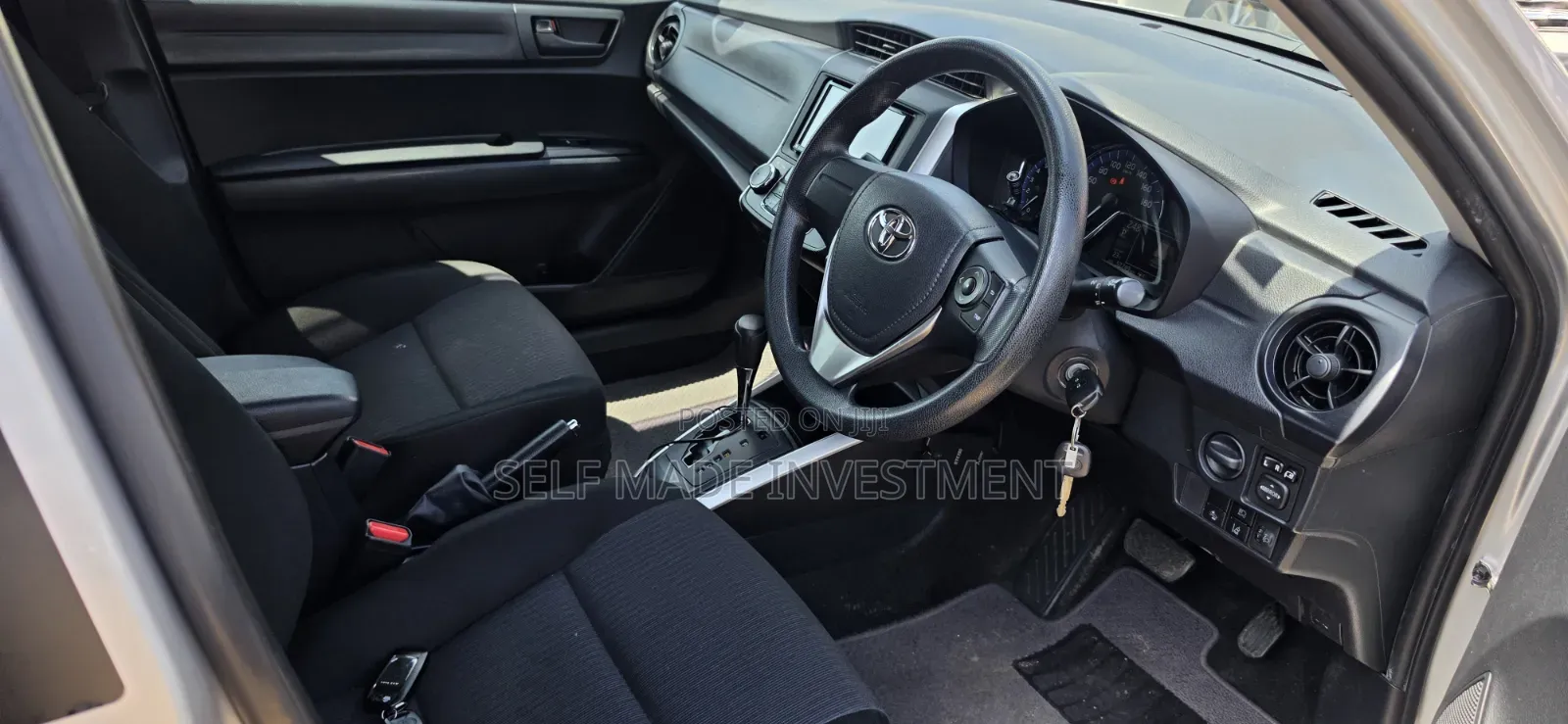 Toyota Corolla Fielder 2018 Silver