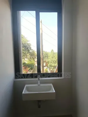 3bdrm Apartment in Bugolobi, Central Division for rent