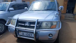 Mitsubishi Pajero 2004