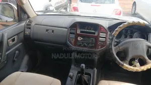 Mitsubishi Pajero 2004
